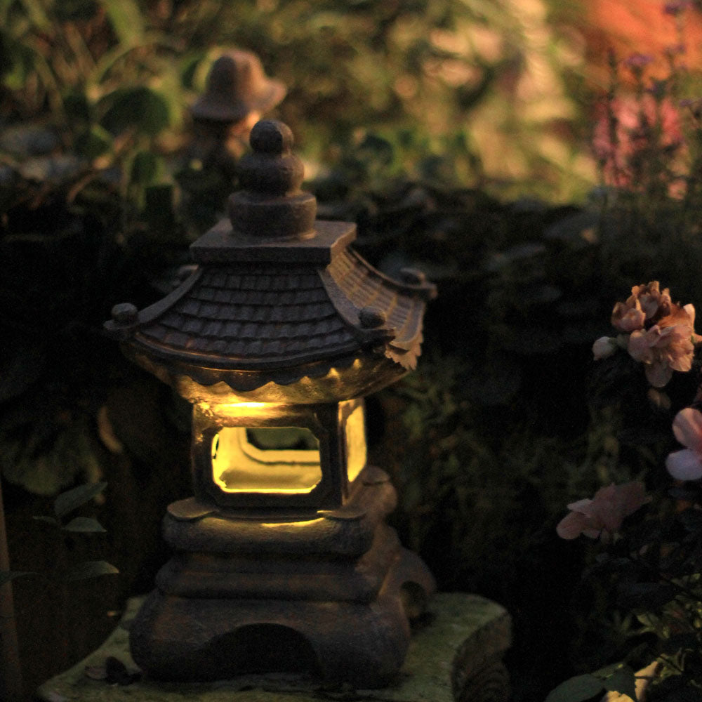 Japanese Style Outdoor Floor Courtyard  Resin Solar Lamp Palace Lanterns Landscape Lights Home Gardening Decoration Zen